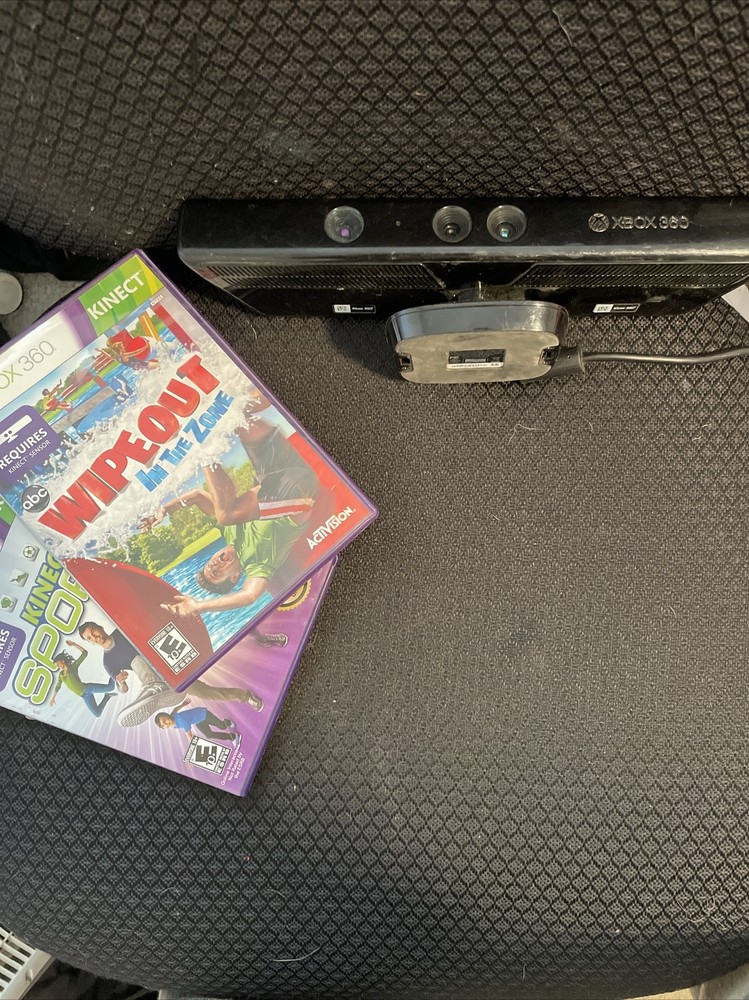 xbox 360 kinect With 2 Kinect Games (works)