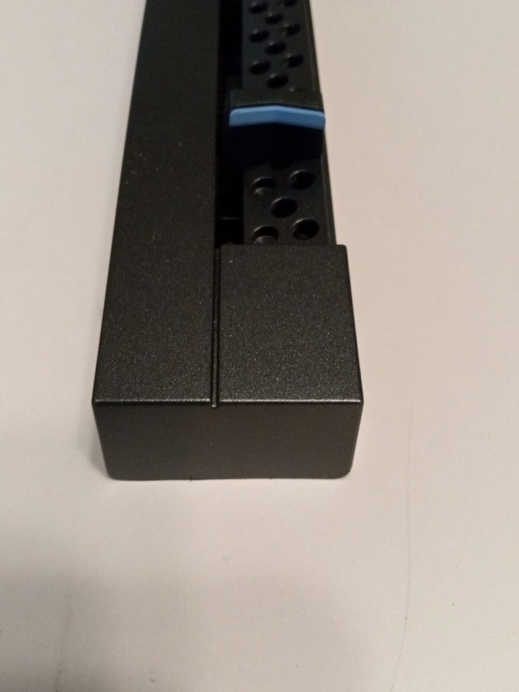 Very nice pre-owned EMC2 server filler panel front bezel face plate #100-563-101