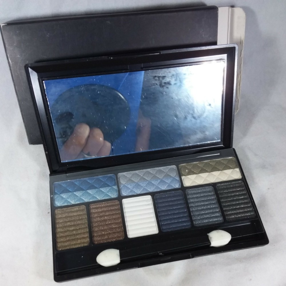 MAC Cream Eyeshadow Fantastics Color NC04