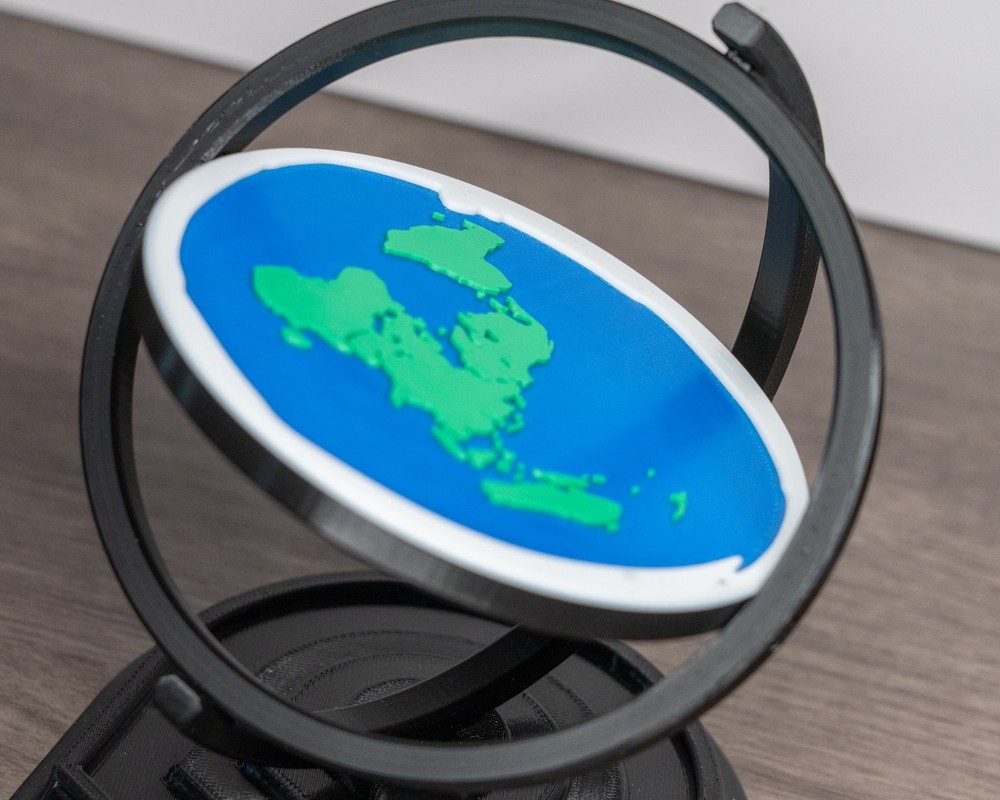 Flat Earth Globe - Flat Earthers - w/ TEXT