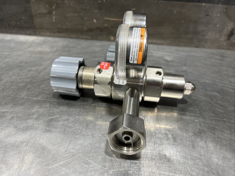 Matheson Dual Stage Regulator 3813-660 Nos Surplus