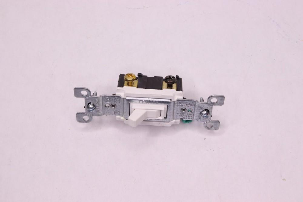 Leviton 15 Amp 3-Way Toggle Switch, White