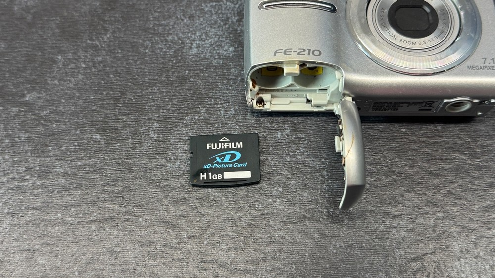Olympus FE-210 7.1MP Digital Camera - Silver