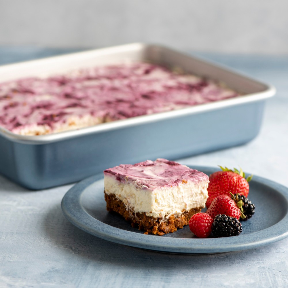 Nordic Ware Brilliant 9" x 13" Rectangular Cake Pan with Lid