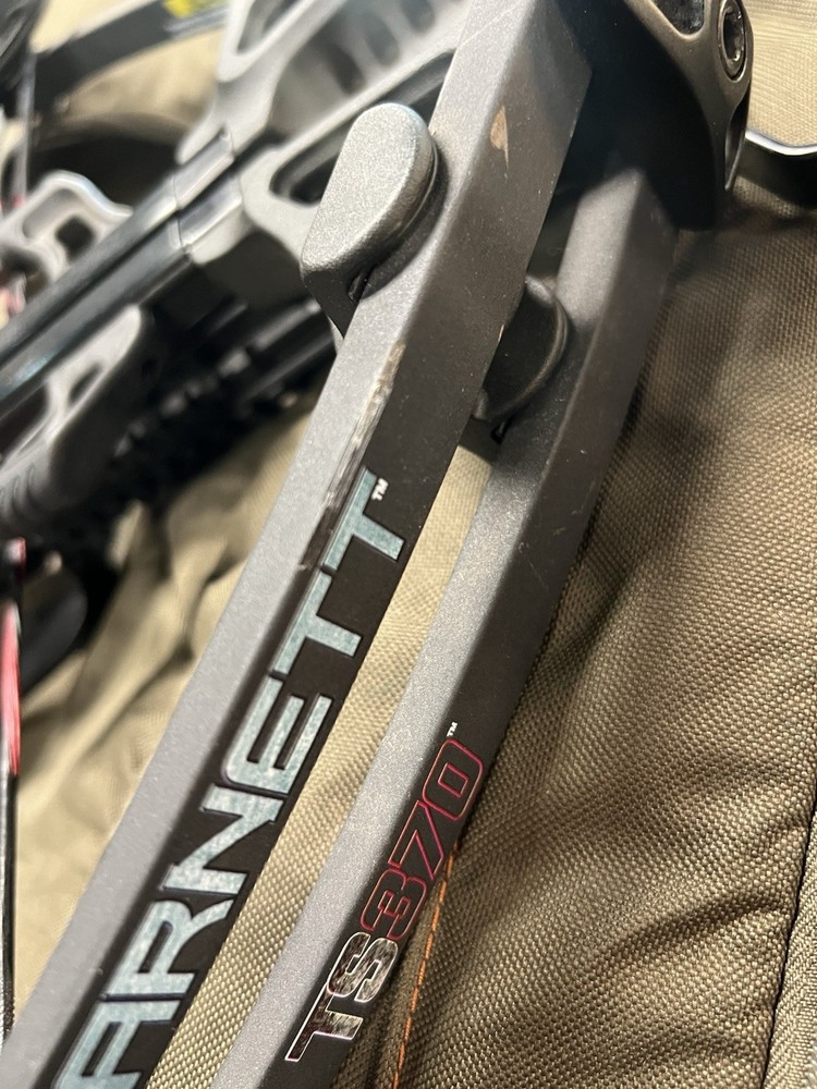 Barnett TS370 Crossbow Black with case