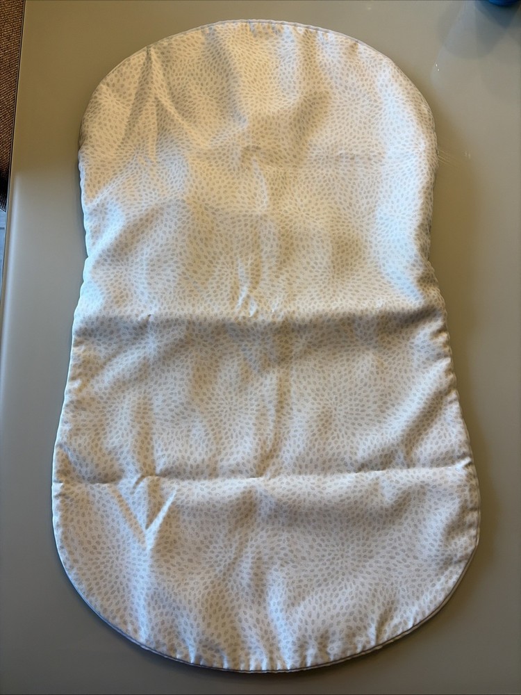 Halo bassinet swivel sleeper sheet- Excellent Condition