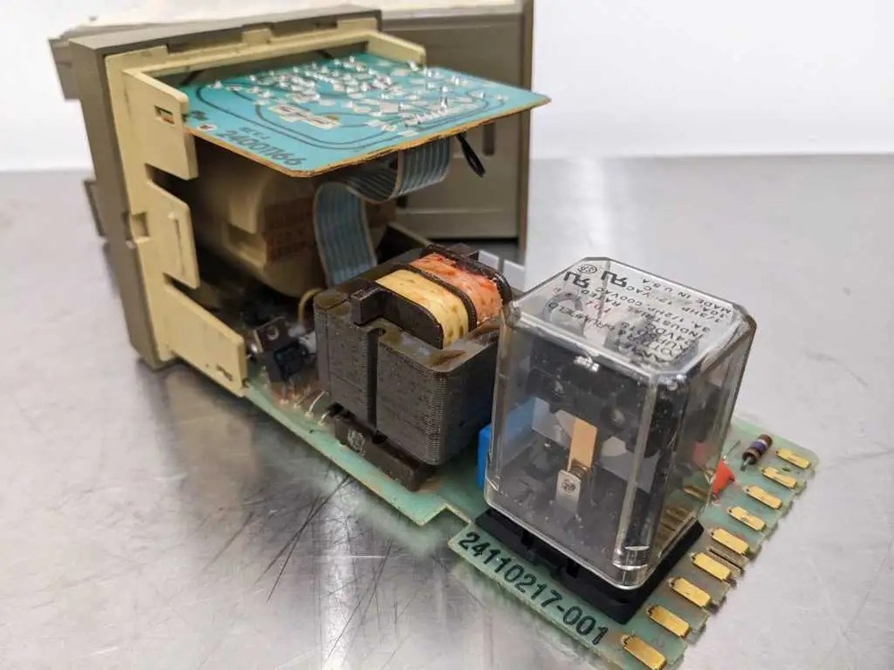 Honeywell AV301AB103 Dialapak Controller Temperature Controller 120, VAC