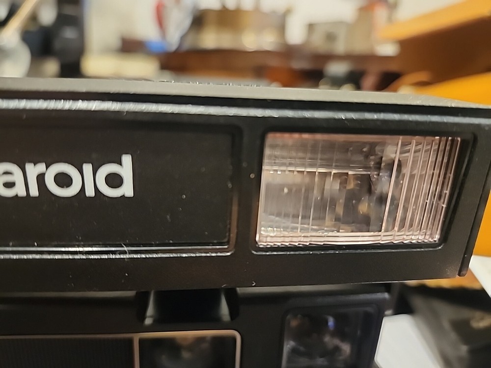 POLAROID CAMERA one step flash WORKING Use 600 Film EUC (763)