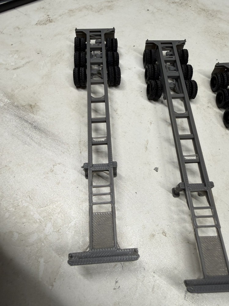 4 Ho scale 40ft tri axle shipping container chassis