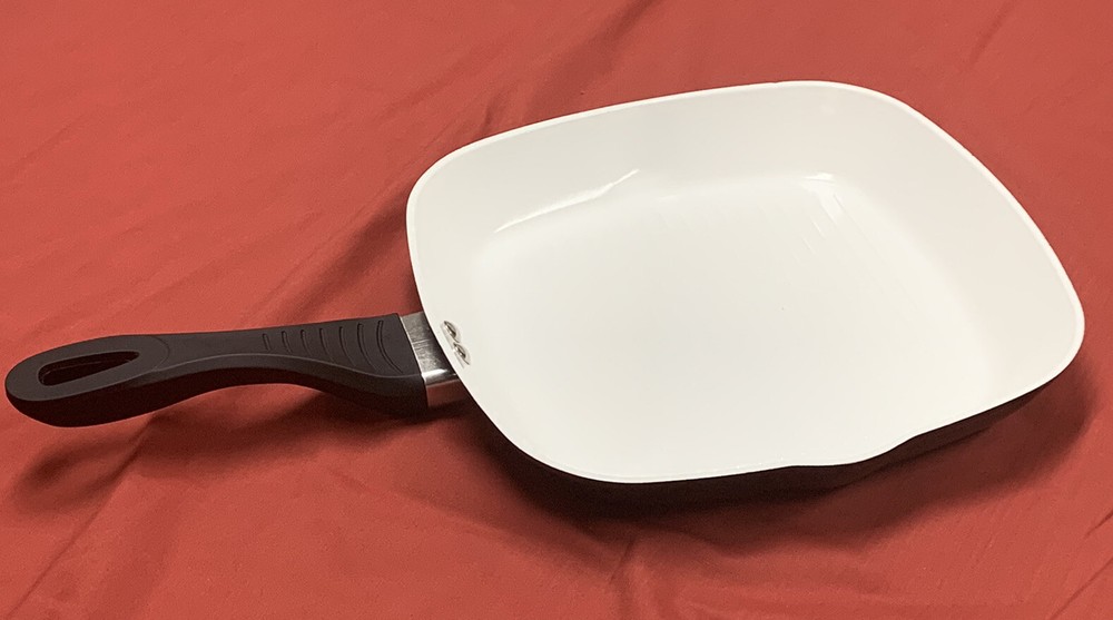 SHARPER IMAGE White Enamel Square Griddle Grill Pan Skillet 11 1/4"