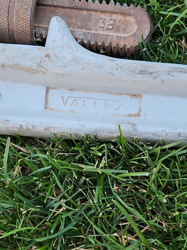 Valley 36" Aluminum Pipe Wrench Rust Proof, Reduced Weight