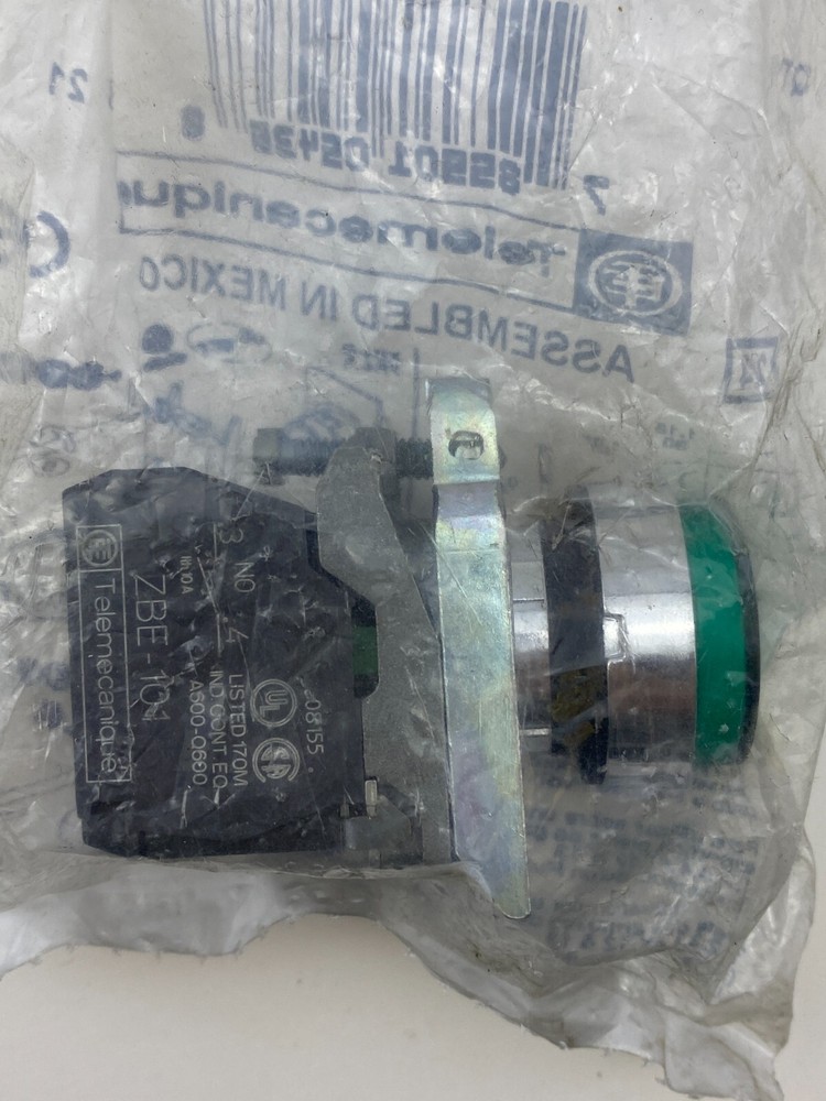 Telemecanique XB4BW13B5 Illuminated Push Button Green