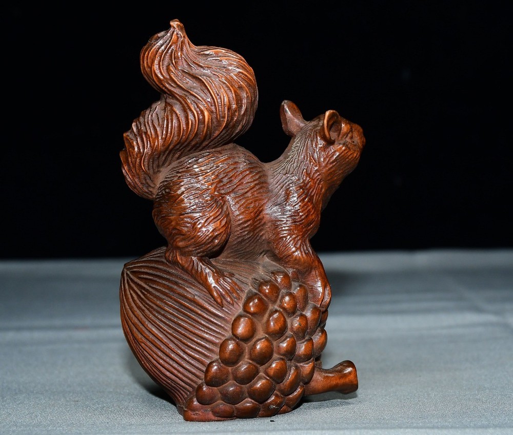 Exquisite Small Leaf Boxwood Pine Mouse Ornament