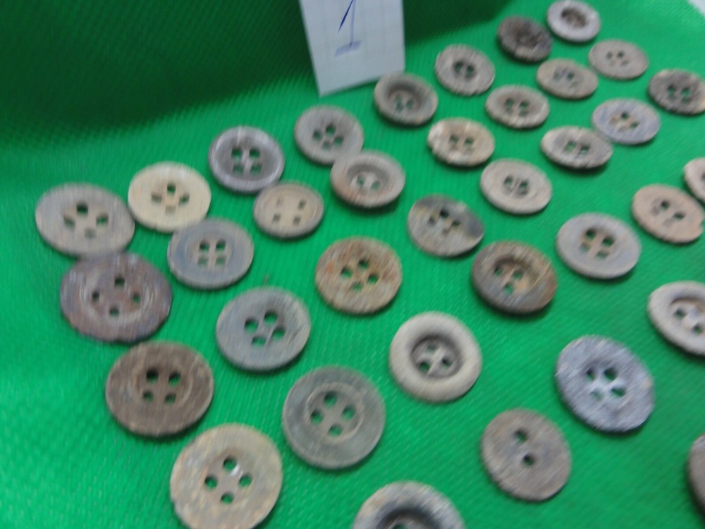 WWII WW2 buttons 90st.