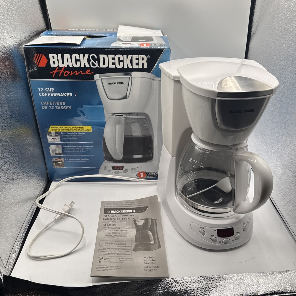 White New Open Box  Decker DE755 12 Cups Coffee Maker