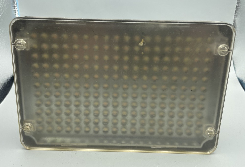 GiSTEQ Flashmate F-198C LED Video Light