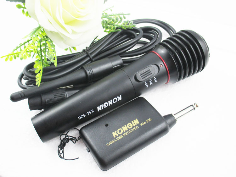 Dynamic Karaoke Vocal Wireless Wired Handheld Microphone Mic FM Receiver System