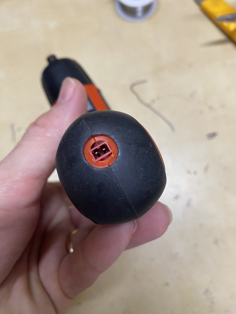 Black and Decker PD400LG Type-1 Cordless Screw Driver