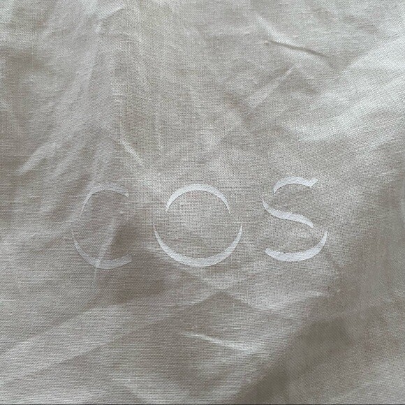 Cos dust bag