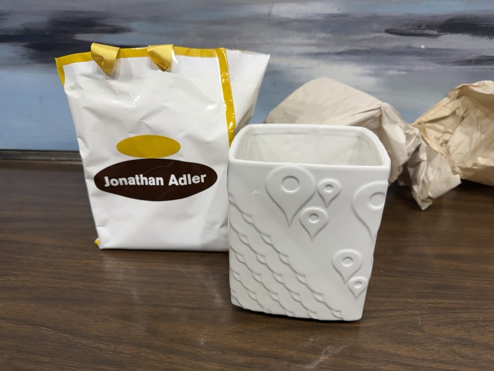 Jonathan Adler Tissue Box Holder Ceramic  New