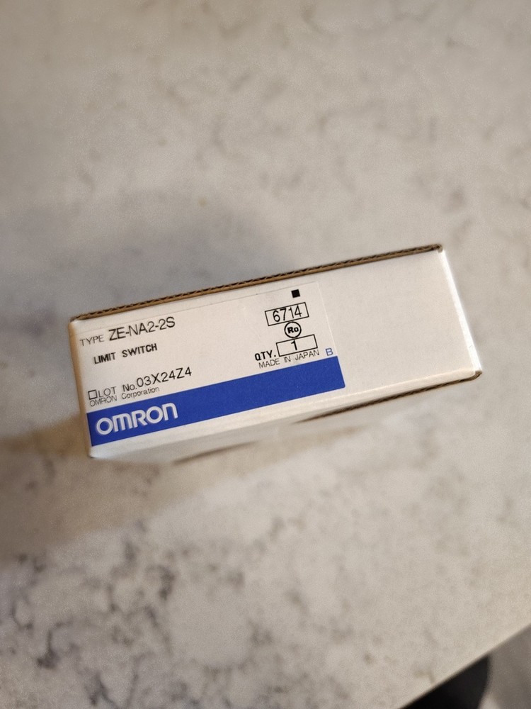 New Omron ZE-NA2-2S Limit Switch ZENA22S In Box  1Pcs.