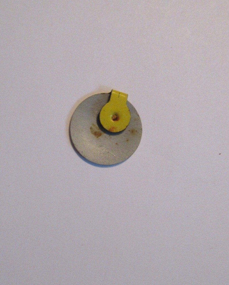 1985 MEADOWLANDS BOX AREA 131 LAPEL BUTTON - WORN BY USER