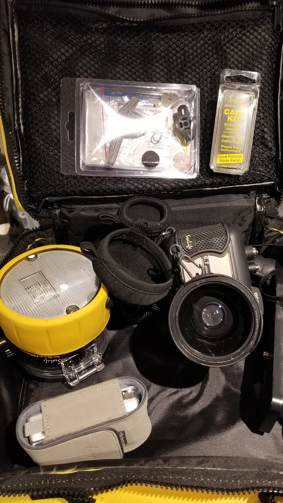 SeaLife Reefmaster DC600 Underwater Digital Camera Pro Set with Flash