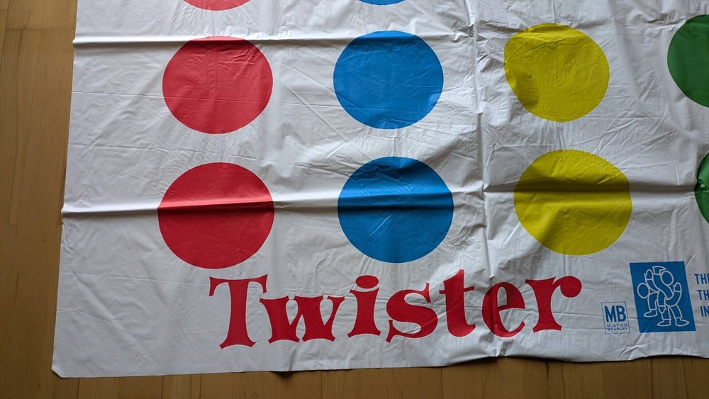 1974 Game Twister Milton Bradley