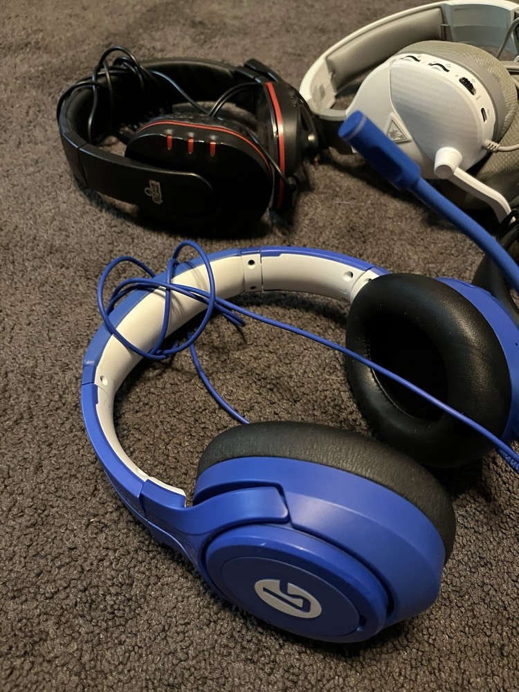 Lot Of 5 broken gaming headsets