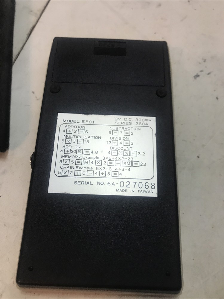 Vintage Lloyd's Accumatic E501 Microelectronic Handheld Calculator Works