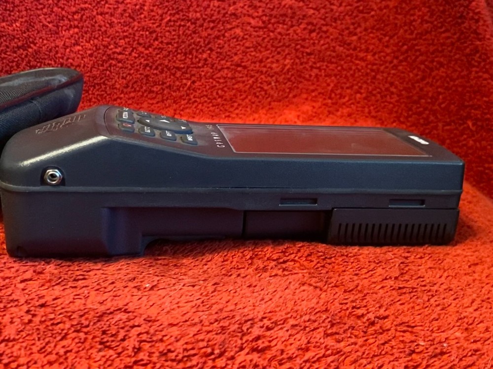 GARMIN GPSMAP 195 WITH CARRYING CASE CORE NOT WORKING