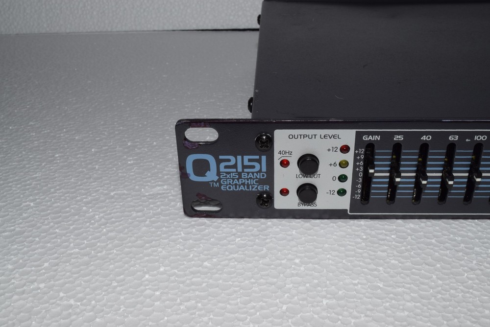 Peavey Q2151 2x15 Band Graphic Equalizer - Working