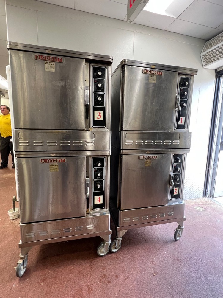 Blodgett DFG-50 Double Half Size Convection Oven
