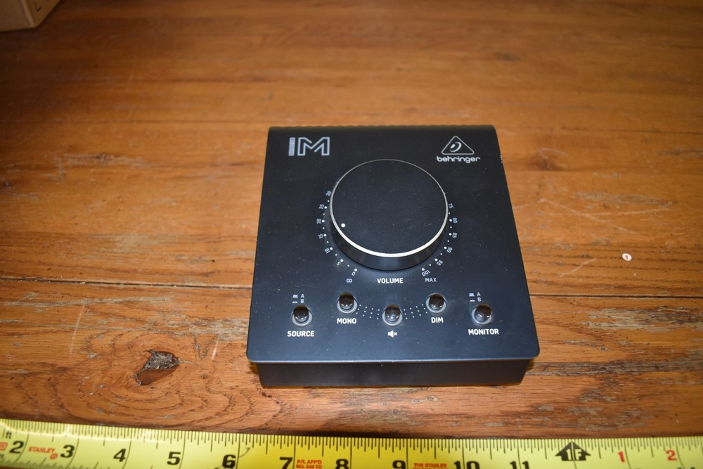 Behringer Studio M Premium Passive Studio Monitor Controller
