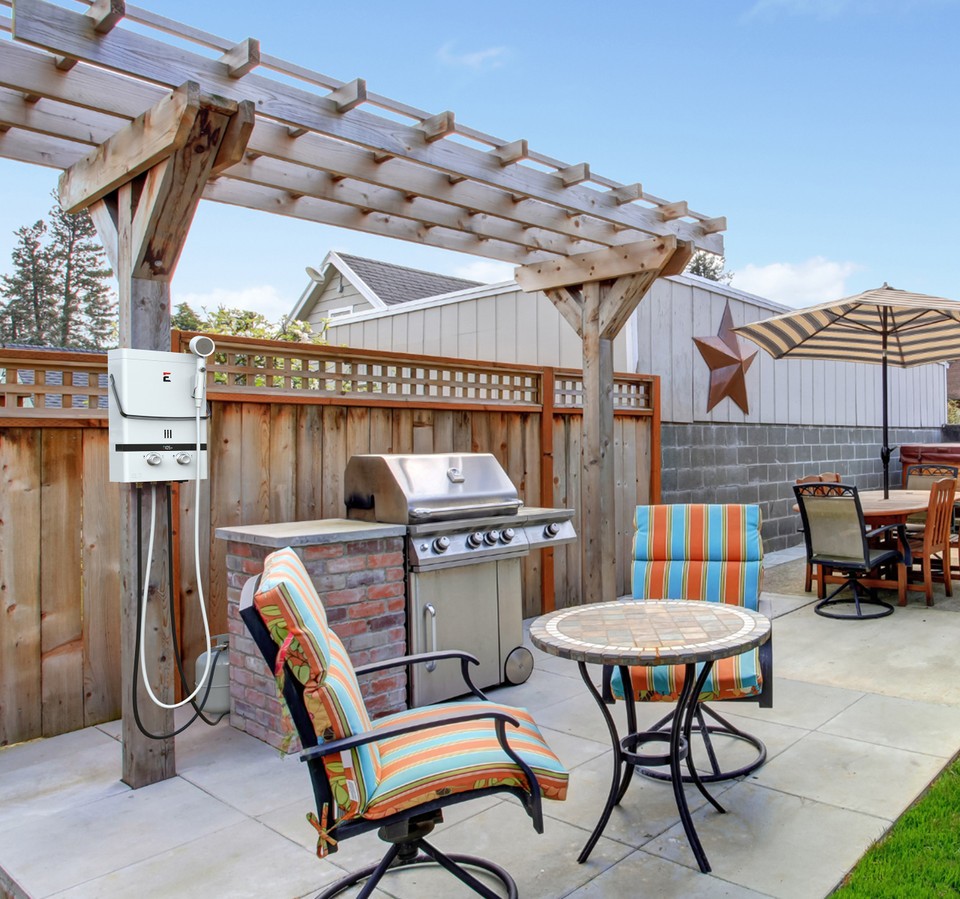 Eccotemp Luxé 1.85 GPM 52K BTU Portable Outdoor Tankless Water Heater (OPEN BOX)