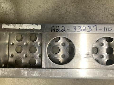 A22-33237-110 FREIGHTLINER STEP