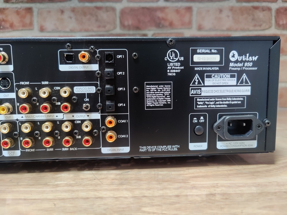 Outlaw Model 950 Preamp/Processor READ