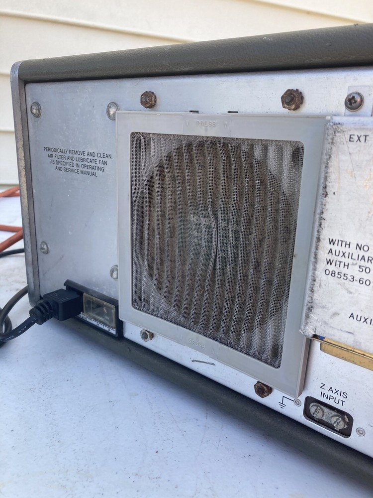 HP 140T - 8555A RF Section - 8552B IF Section. Hewlett Packard Spectrum Analyzer