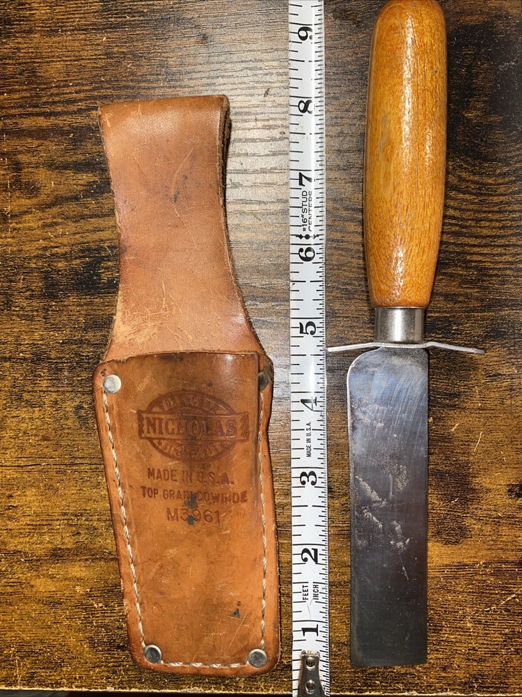 Box Cutter Knife And Leather Sheath