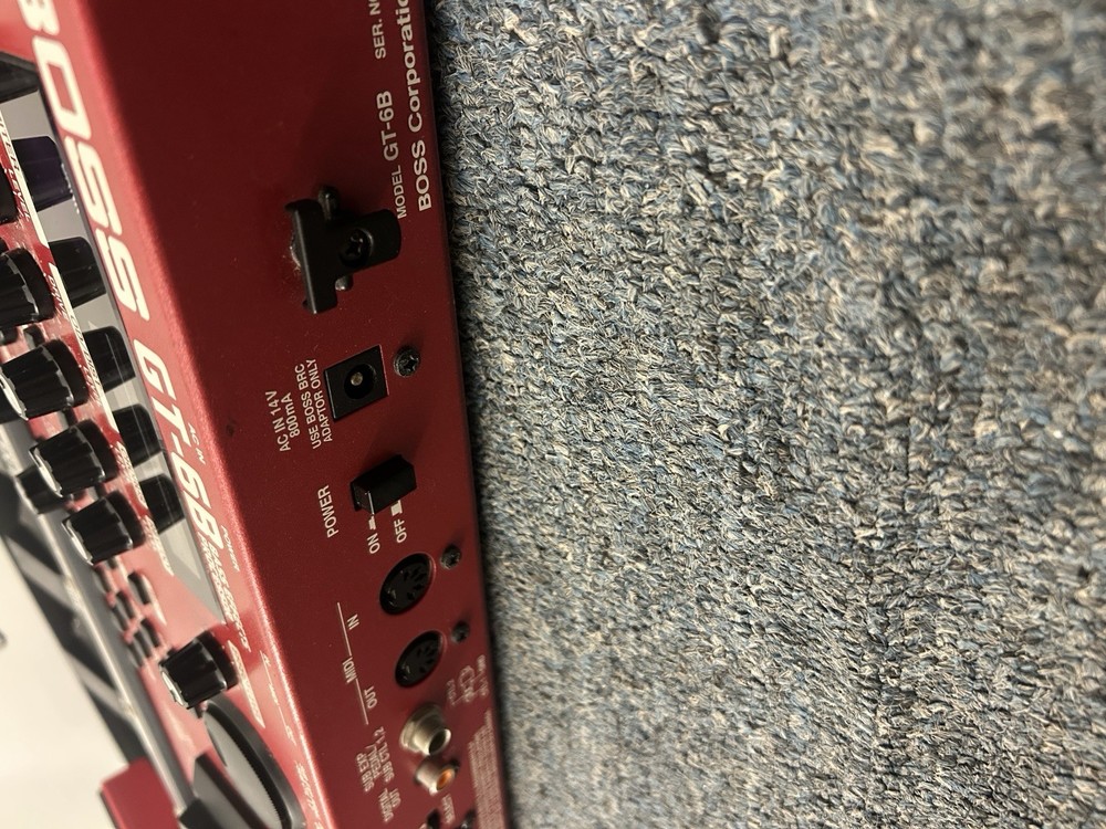 Roland BOSS BASS EFFECTS PROCESSOR GT-6B