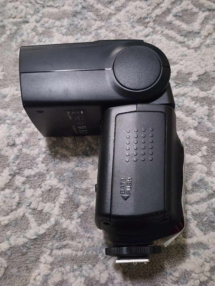 Neewer TT560 Flash Speedlite, Digital Camera Speedlight NEW OPEN BOX