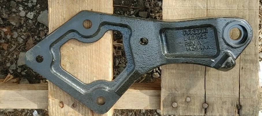 New OEM L48-1163 Paccar Bracket (G5G)