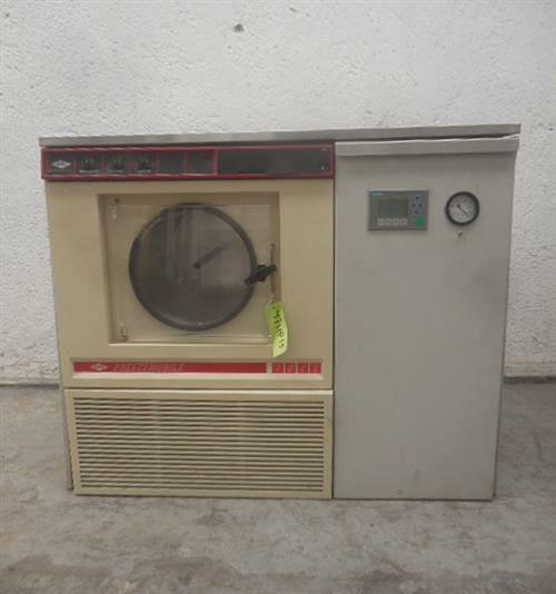 Virtis model FM 12XL Lyophilizer-M11075