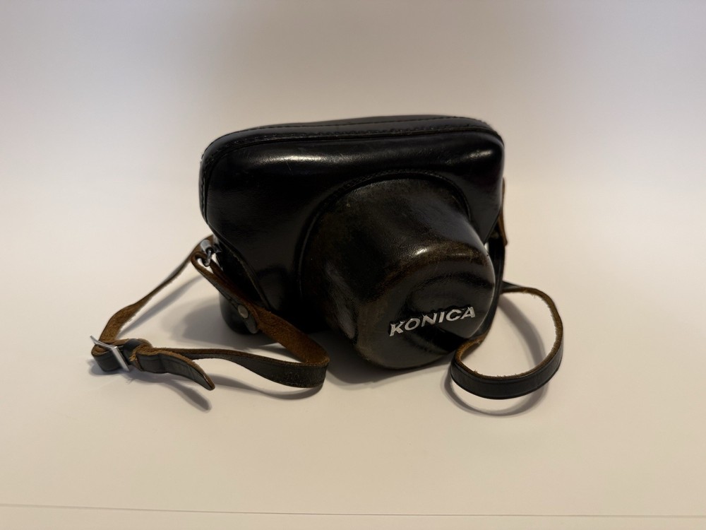 Konica Auto S1.6 Rangefinder Camera With Leather Case