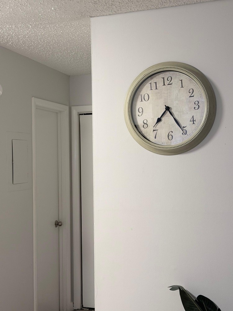 Vintage Style Wall Clock – Decorative Home Clock