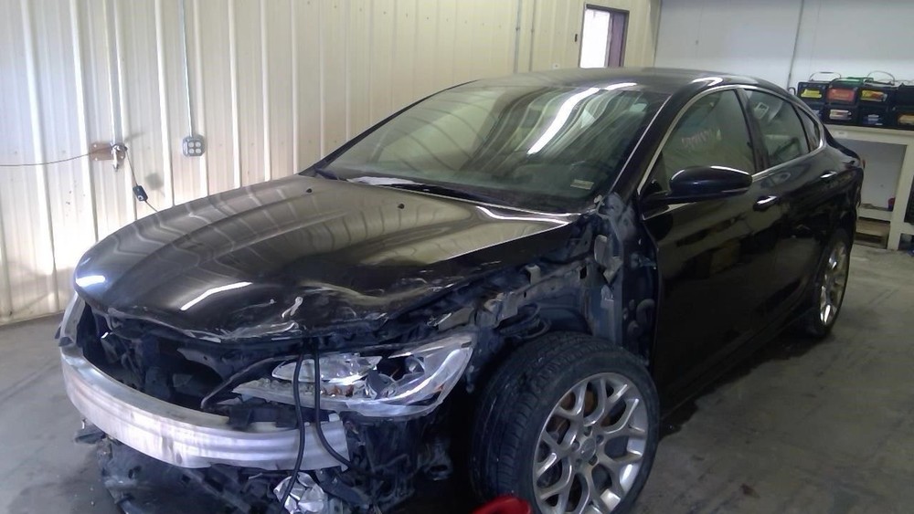 200       2015 High Mounted Stop Light 1722638