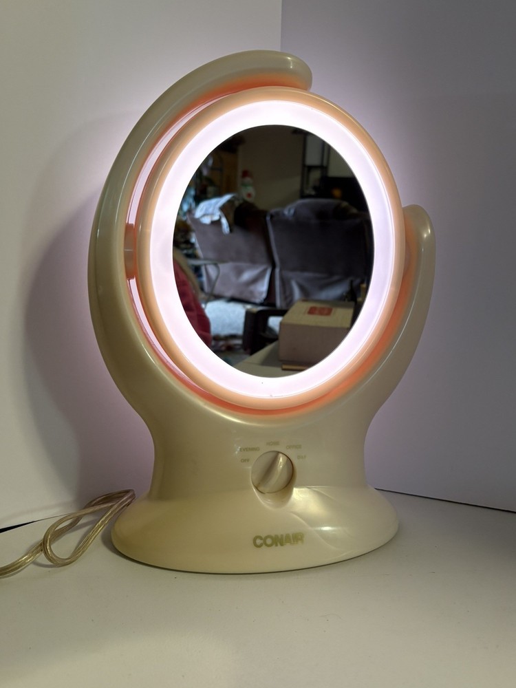 CONAIR Lighted Dual-Sided Vanity Mirror Model BE36 with 4 Light Settings
