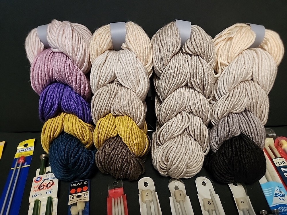 Knitting Needle Bundle With Yarnspirations Yarn