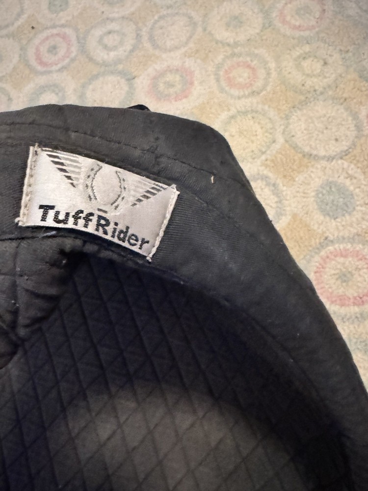 4 saddle pads in this bundle- multiple brands.