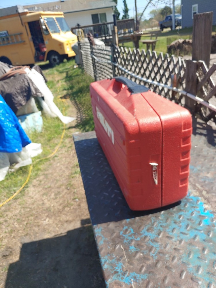 Hilti DG150 Electric Concrete Surface Grinder. DPC 20 Power Source.